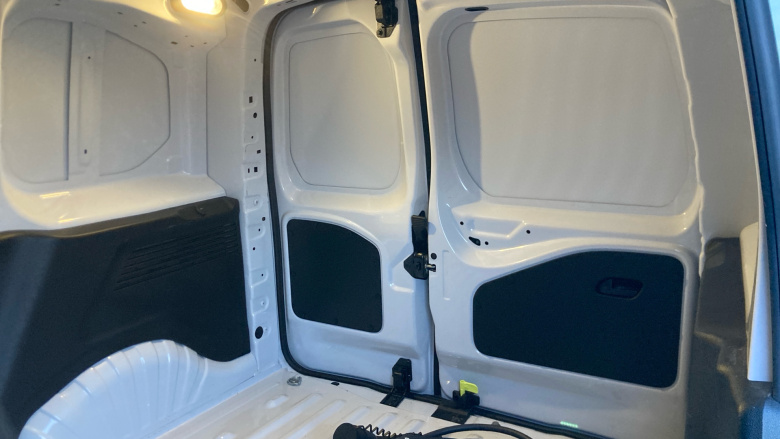 Vauxhall Combo Cargo Combo Electric 100kW Pro 52kWh H1 Van Auto